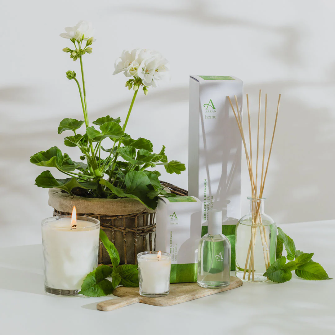 Bergamot & Geranium 35cl Candle - Image 4