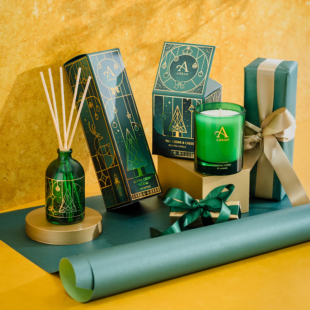 Jasmine Cedar & Cassis 20cl Candle - Image 3