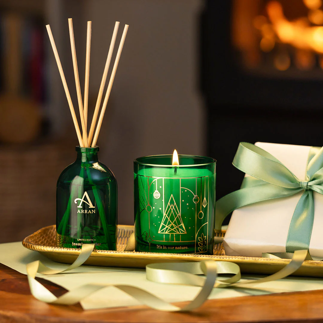 Jasmine Cedar & Cassis 20cl Candle - Image 4